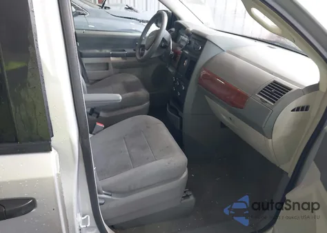 2008 Chrysler Town & Country Lx from USA, damaged, VIN 2A8HR44H98R750801